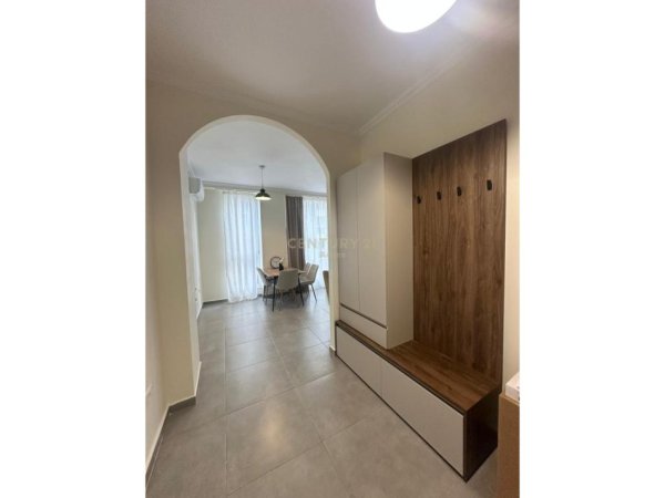Tirane, jepet me qera apartament 1+1 Kati 1, 70 m² 650 € (Bulevardi Ri)