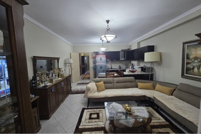 Tirane, shitet apartament 2+1 , 103 m² 160.000 € (astir)