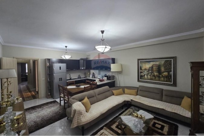 Tirane, shitet apartament 2+1 , 103 m² 160.000 € (astir)