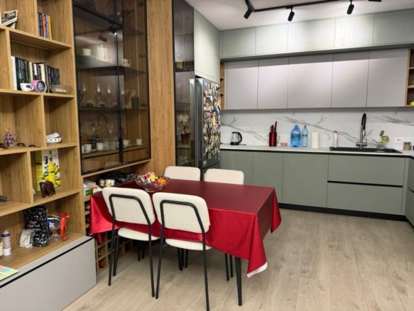 Tirane, shes apartament 2+1 Kati 2, 107 m² 225.000 € (Tregu Elektrik)