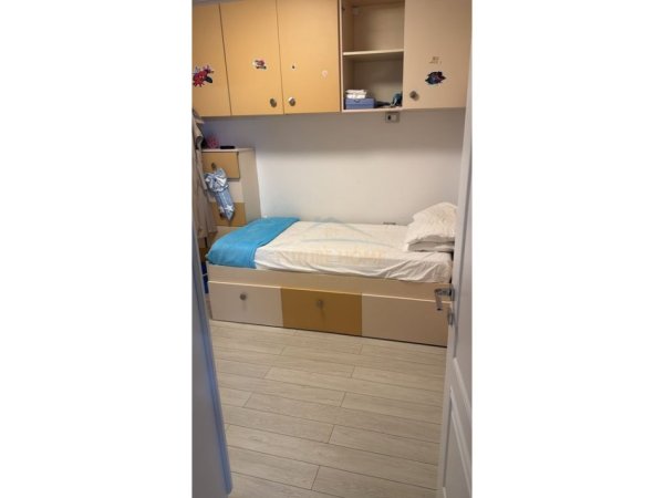 Durres, jepet me qera Vile 2 Katshe , 200 m² 1.500 € (Gjykata)