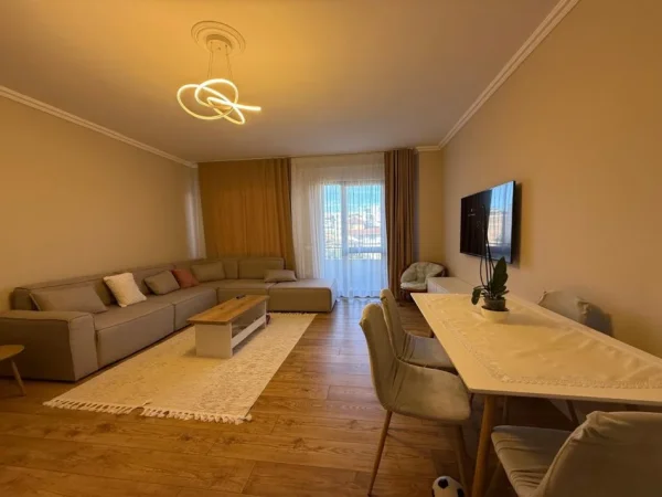 Tirane, shitet apartament 3+1 , 134 m² 240.000 € (tregu elektrik)