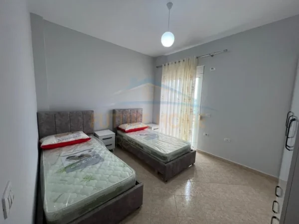 Tirane, jepet me qera apartament 2+1 Kati 4, 94 m² 480 € 
