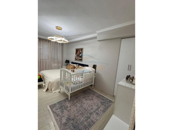 Durres, jepet me qera Vile 2 Katshe , 200 m² 1.500 € (Gjykata)