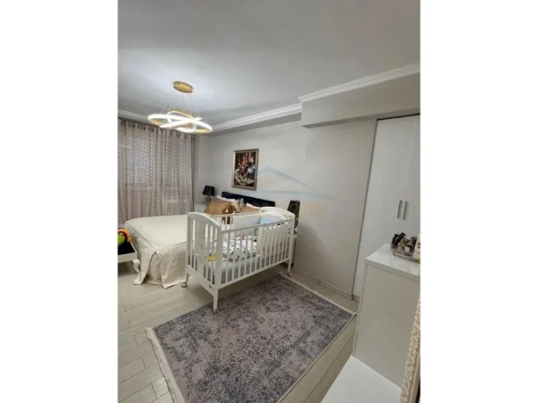 Durres, jepet me qera Vile 2 Katshe , 200 m² 1.500 € (Gjykata)