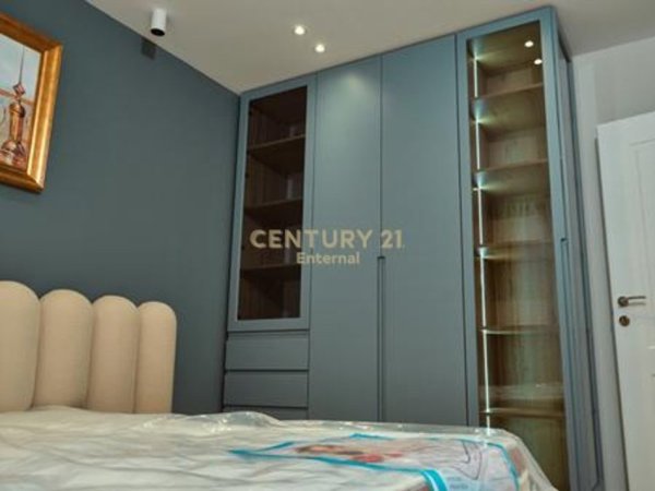 Tirane, jepet me qera apartament Kati 5, 44 m² 750 € (Bllok)