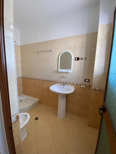 Tirane, jepet me qera apartament 2+1 Kati 5, 106 m² 550 € (ASTIR)