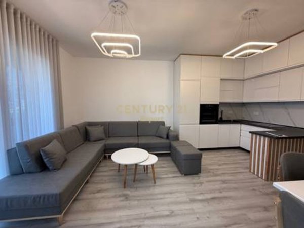 Tirane, jepet me qera apartament 2+1 Kati 7, 80 m² 800 € (Don Bosko)
