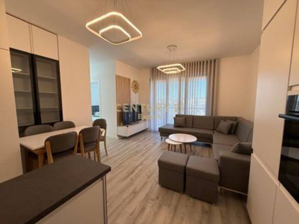 Tirane, jepet me qera apartament 2+1 Kati 7, 80 m² 800 € (Don Bosko)