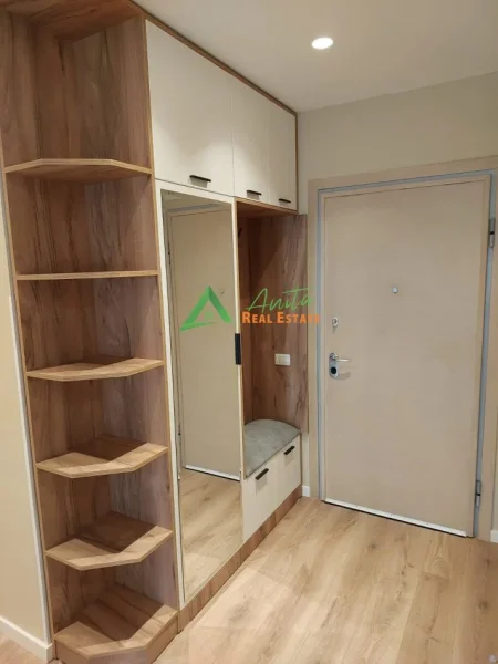 Tirane, jepet me qera apartament 2+1 Kati 4, 80 m² 1.000 € (Rruga e Elbasanit)
