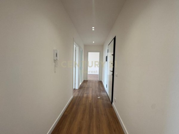 Tirane, shitet apartament 2+1+Ballkon Kati 4, 97 m² 121.000 € (Kompleksi "Univers City")