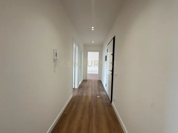 Tirane, shitet apartament 2+1+Ballkon Kati 4, 97 m² 121.000 € (Kompleksi "Univers City")