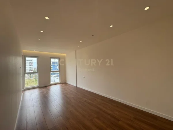 Tirane, shitet apartament 2+1+Ballkon Kati 4, 97 m² 121.000 € (Kompleksi "Univers City")