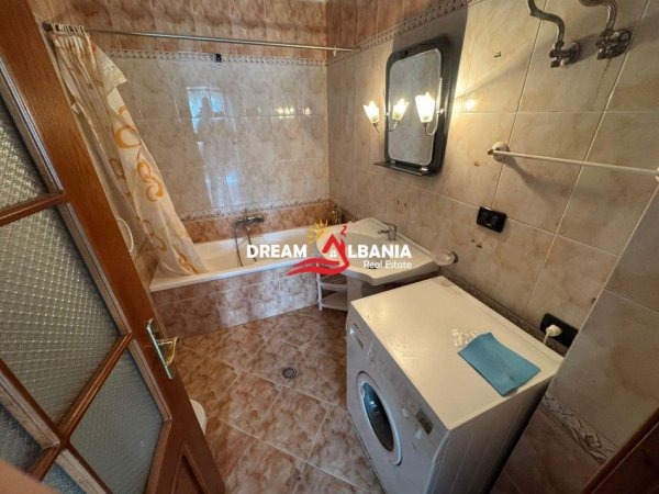 Tirane, jepet me qera apartament 3+1 , 130 m² 650€ (ne Rrugen Mine Peza)