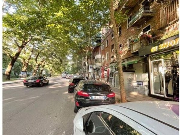 Tirane, jepet me qera ambjent biznesi Kati -1, 35 m² 300 € (Bulevardi Gjergj Fishta)