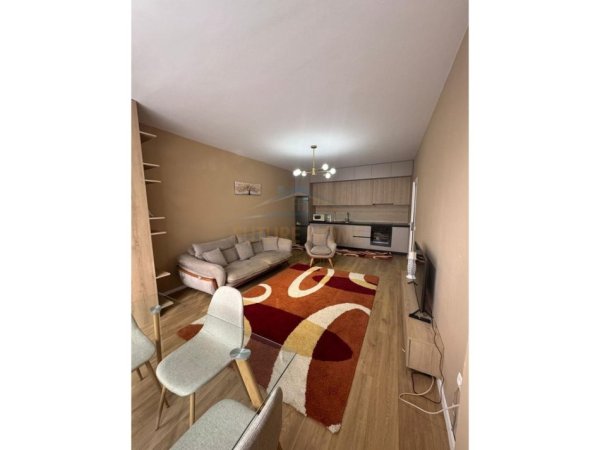 Qera, Apartament 1+1, Unaza e Re, Tiranë. 450 €