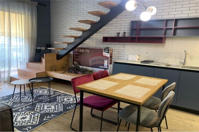 Tirane, jepet me qera apartament duplex Dublex , 95 m² 900 € (Rruga e Elbasanit)