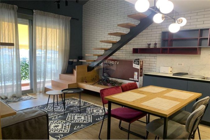 Tirane, jepet me qera apartament duplex Dublex , 95 m² 900 € (Rruga e Elbasanit)