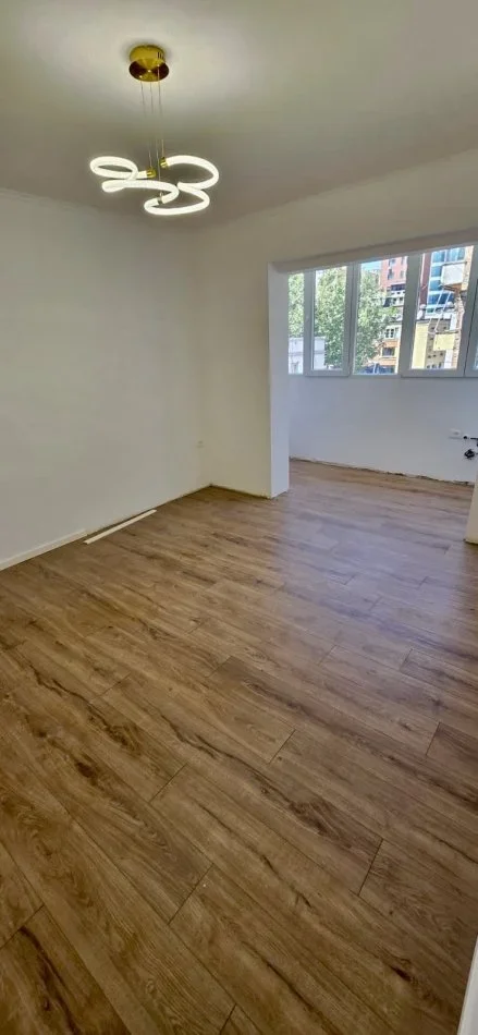 Shqiperi, shitet apartament 2+1+Aneks+Ballkon Kati 4, 69 m² 169.000 € (Kavajes)