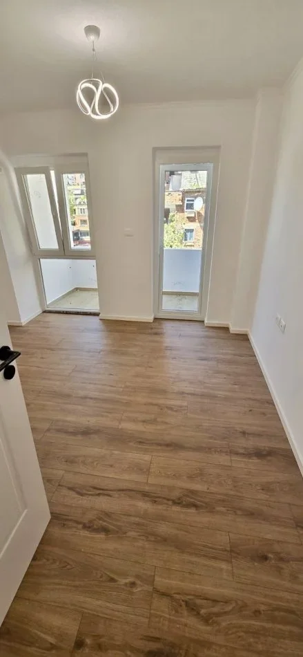 Shqiperi, shitet apartament 2+1+Aneks+Ballkon Kati 4, 69 m² 169.000 € (Kavajes)