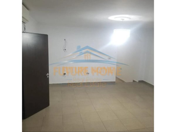 Qira, Ambient, per zyra, Lulishtja 1 Maji 450 €