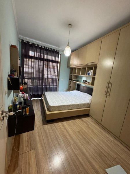 Tirane, shitet apartament 2+1 Kati 5, 108 m² 165.000 € (Prane Vila L ne Astir.)