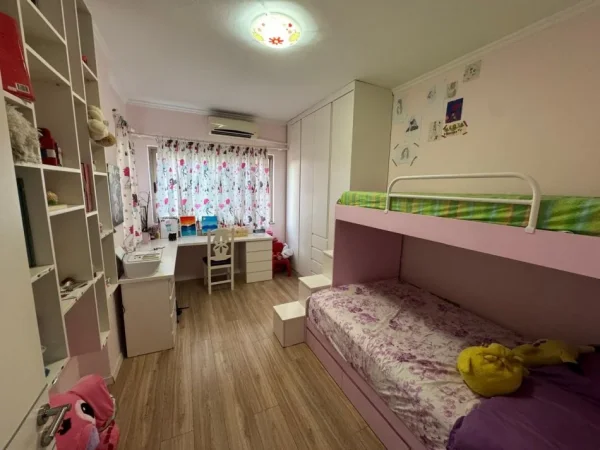 Tirane, shitet apartament 2+1 Kati 5, 108 m² 165.000 € (Prane Vila L ne Astir.)