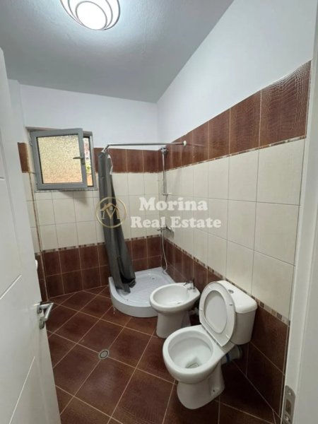 Tirane, jepet me qera apartament 2+1+Ballkon Kati 2, 90 m² 550 € (Pallati i Brigadave)