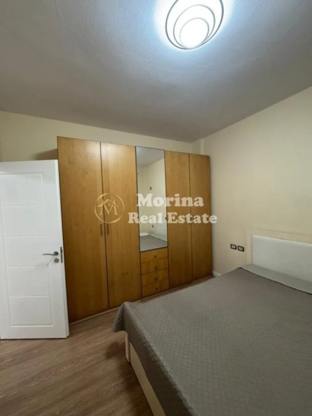 Tirane, jepet me qera apartament 2+1+Ballkon Kati 2, 90 m² 550 € (Pallati i Brigadave)