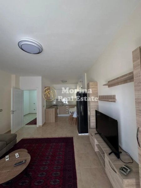 Tirane, jepet me qera apartament 2+1+Ballkon Kati 2, 90 m² 550 € (Pallati i Brigadave)