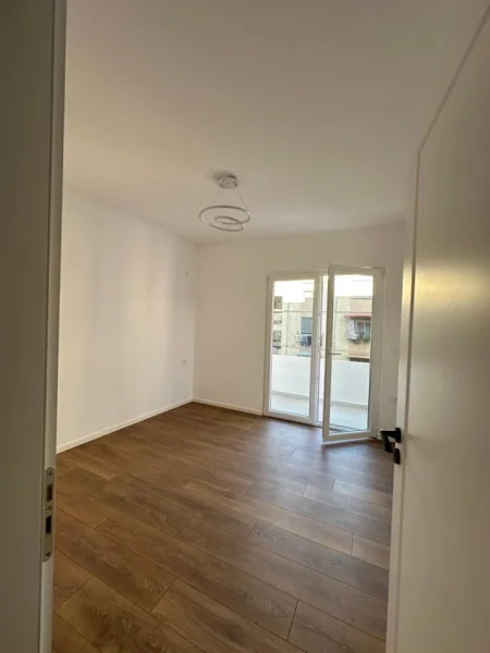 Tirane, jepet me qera apartament 1+1 Kati 4, 95.000 € 