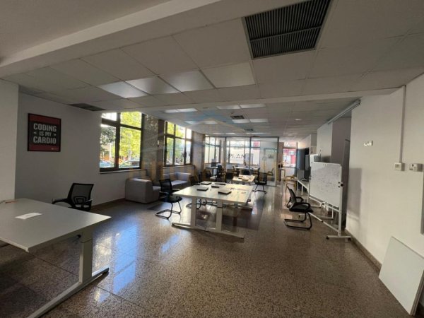 Tirane, jepet me qera ambjent biznesi Kati 0, 225 m² 4.250 € 