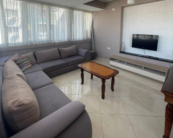 Tirane, shitet apartament 2+1 Kati 4, 99 m² 181.000 € (21 dhjetori , rruga e kavajes)