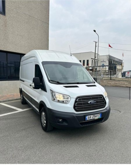Tirane, shitet makine Ford Transit Nafte, e bardhë manuale Kondicioner 360 Tkm 13.000 €
