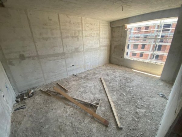 Tirane, shes apartament 1+1+Ballkon Kati 8, 71 m² 145.000 € (Ish Parku)