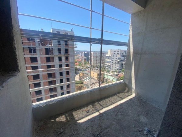 Tirane, shes apartament 1+1+Ballkon Kati 8, 71 m² 145.000 € (Ish Parku)