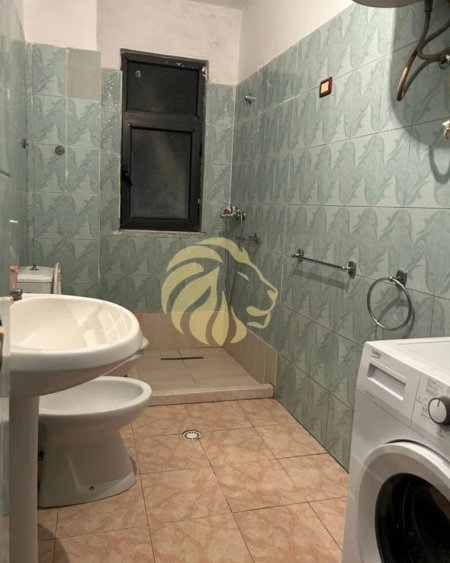 Tirane, jepet me qera apartament 2+1+Ballkon Kati 6, 75 m² 450 € 