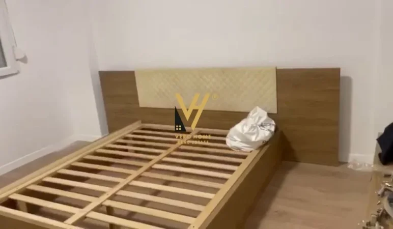 Tirane, jepet me qera apartament 1+1+Ballkon Kati 9, 65 m² 500 € (ASTIR)