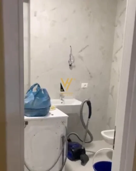 Tirane, jepet me qera apartament 1+1+Ballkon Kati 9, 65 m² 500 € (ASTIR)