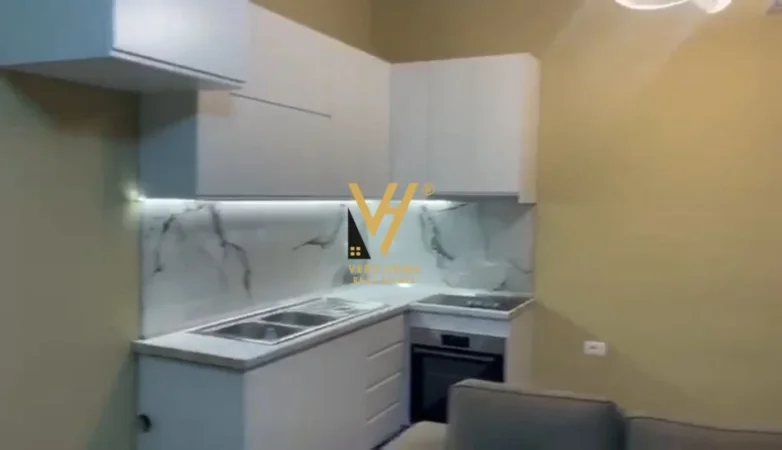 Tirane, jepet me qera apartament 1+1+Ballkon Kati 9, 65 m² 500 € (ASTIR)