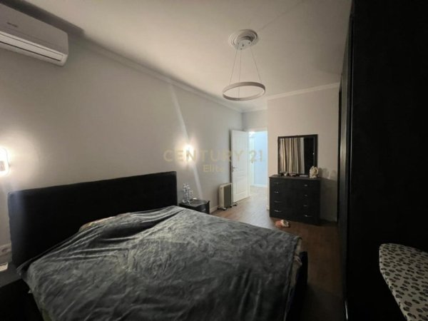 Tirane, jepet me qera apartament 1+1 Kati 6, 68 m² 700 € (Bllok)