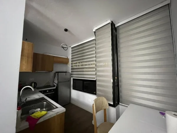 Tirane, jepet me qera apartament 1+1 Kati 6, 68 m² 700 € (Bllok)
