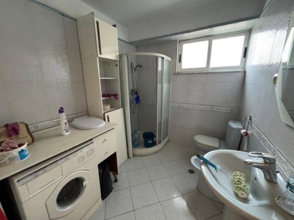 Tirane, jepet me qera apartament 3+1+Ballkon Kati 2, 100 m² 700 € 