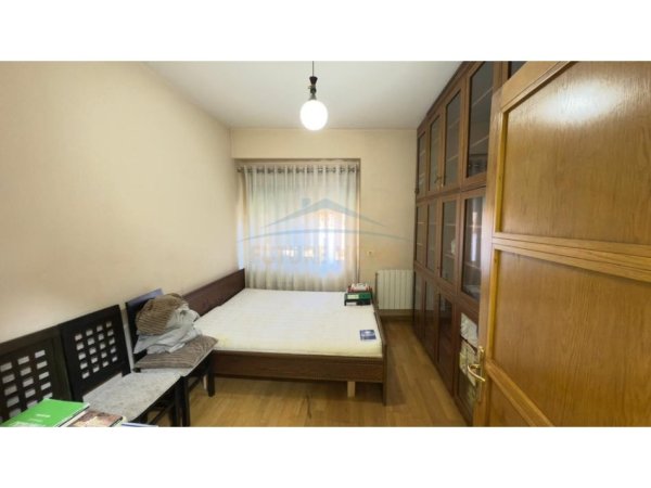 Tirane, jepet me qera apartament 3+1+Aneks+Ballkon Kati 3, 153 m² 1.200 €