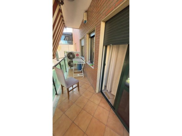 Tirane, jepet me qera apartament 3+1+Aneks+Ballkon Kati 3, 153 m² 1.200 €