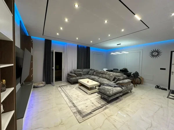 Tirane, jepet me qera apartament 1+1 , 85 m² 700 € (LAKE LAND RESIDENCE, FARKE)
