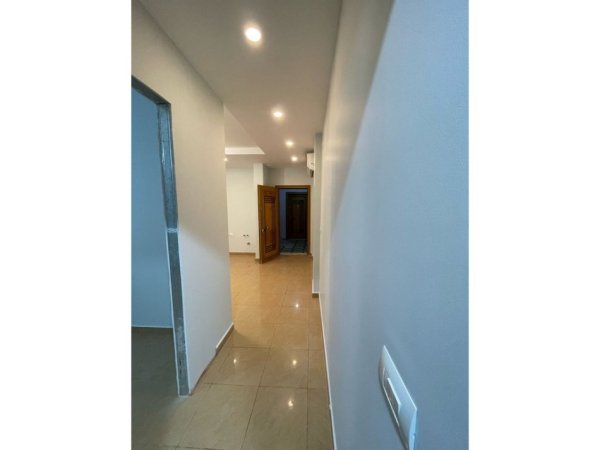 Tirane, shitet apartament 1+1 Kati 5, 62 m² 87.000 € (fresku)