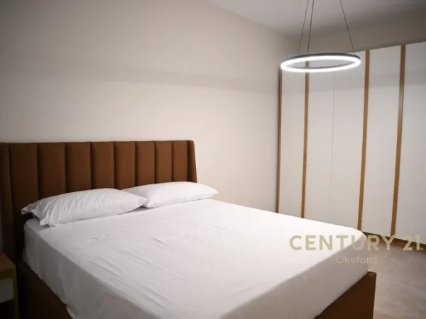 Tirane, shitet apartament 2+1+Ballkon Kati 7, 97 m² 125.000 € (qender kamez)