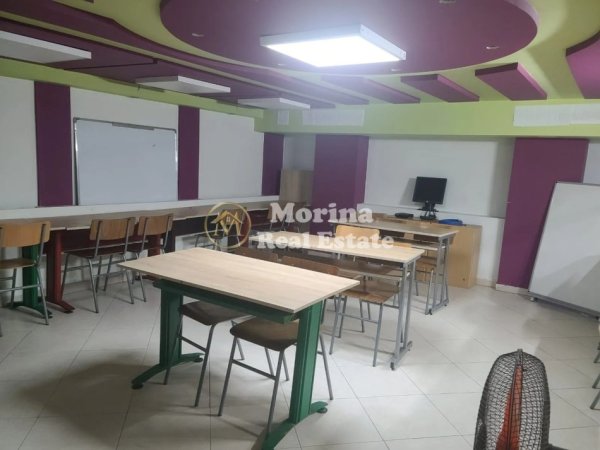 Tirane, jepet me qera ambjent biznesi Kati 1, 106 m² 600 € (Ali Demi)