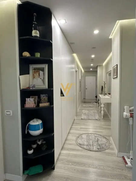 Tirane, shitet apartament 3+1+Ballkon Kati 9, 95 m² 226.000 € (FRESK)